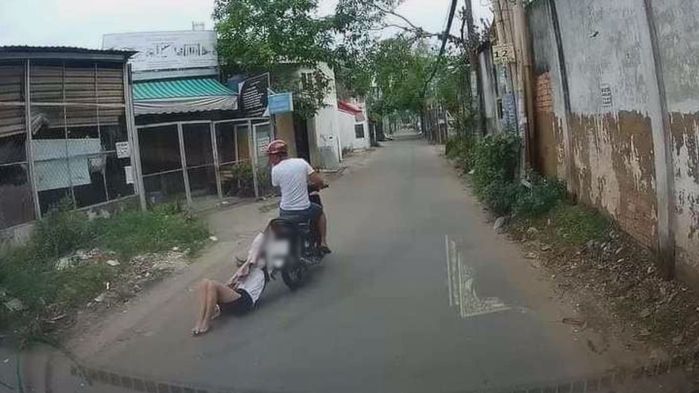 Đi cướp không coi ngày: Thanh niên ngã sấp mặt, còn lỗ cả con xe