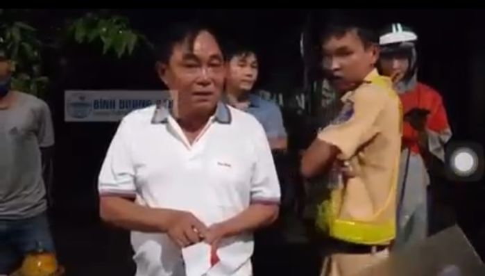 Đi đường thấy người gặp TNGT, ông Dũng lò vôi giúp liền trăm triệu