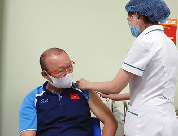 Vừa nhận thưởng, tuyển Việt Nam ủng hộ Quỹ chống Covid 300 triệu đồng