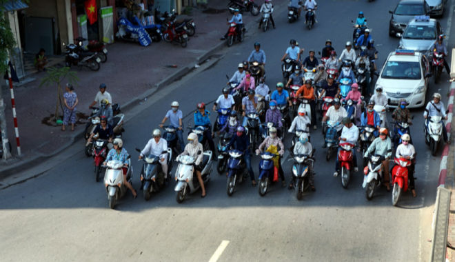 Dừng đèn đỏ ở bóng râm cách xa vạch sẽ bị phạt tới 300 nghìn đồng