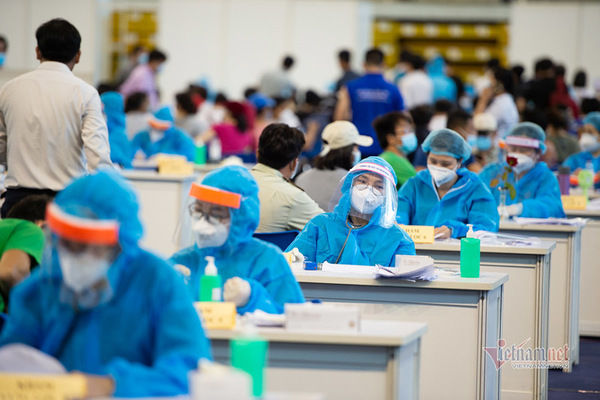 HCM đạt kỉ lục 667 ca Covid trong 24h, em bé 8 ngày tuổi dương tính