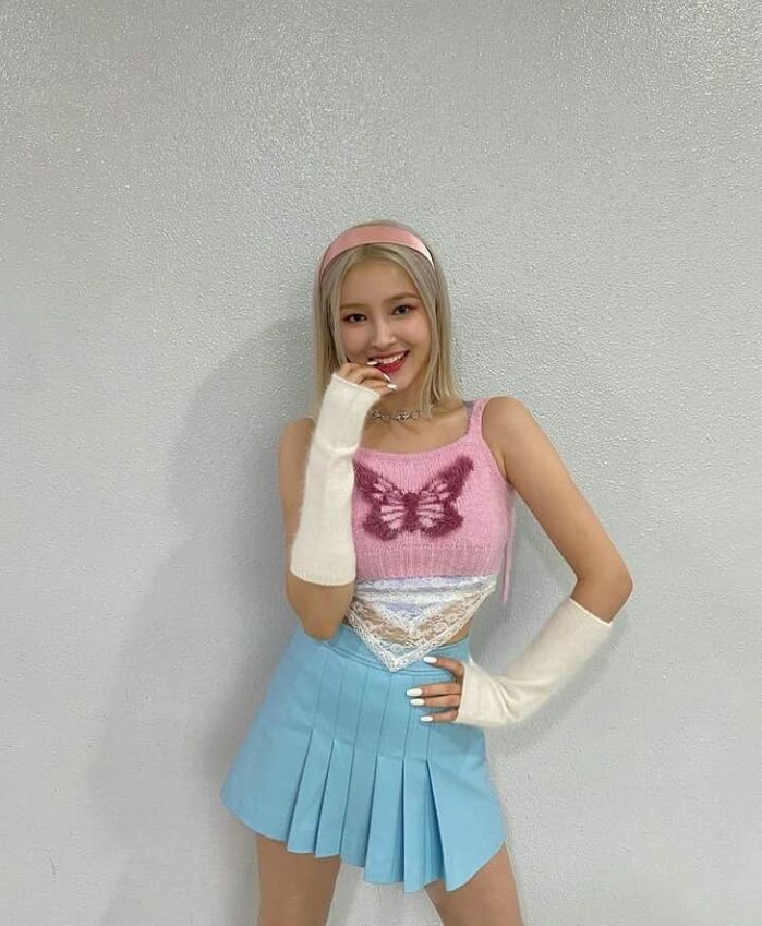 Fan chê diêm dúa, Nancy vẫn cứ mặc toàn oufit sến súa, lòe loẹt
