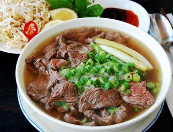 Những món ăn Việt Nam gây nghiện, khách nước ngoài ăn mãi không chán