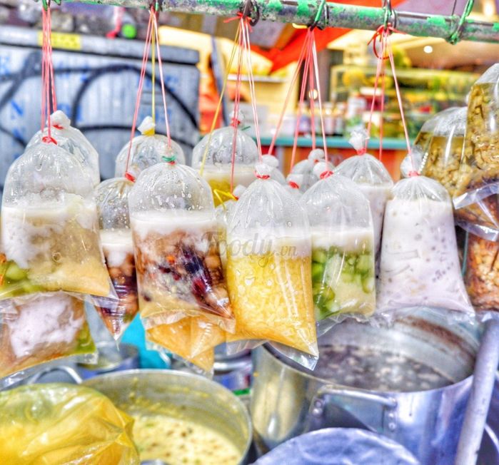 SG thời cách ly: Thèm lắm buổi tụ tập ăn cá viên, gỏi cuốn đường phố
