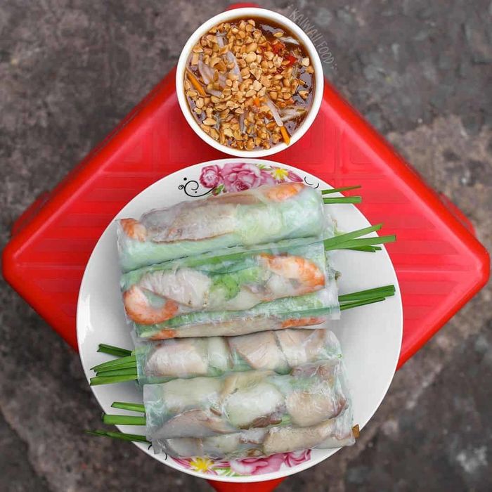 SG thời cách ly: Thèm lắm buổi tụ tập ăn cá viên, gỏi cuốn đường phố