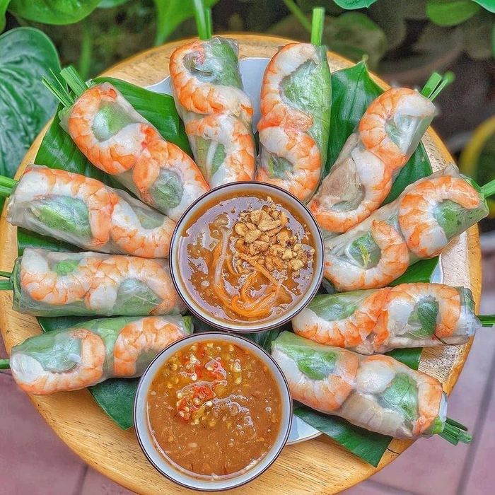 Những món ăn Việt Nam gây nghiện, khách nước ngoài ăn mãi không chán