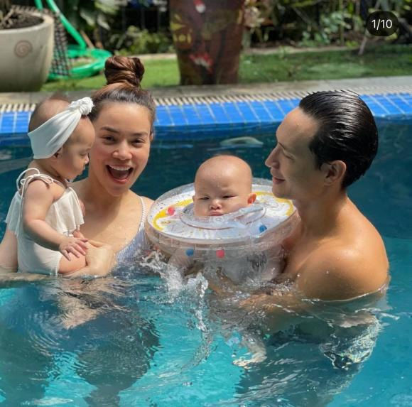 Hà Hồ kỉ niệm 4 năm yêu Kim Lý, hé lộ thói quen hay làm trước khi ngủ