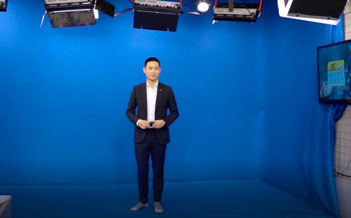 Hậu trường “bật ngửa” của dàn BTV: Mang dép chợ, quần áo lạc quẻ