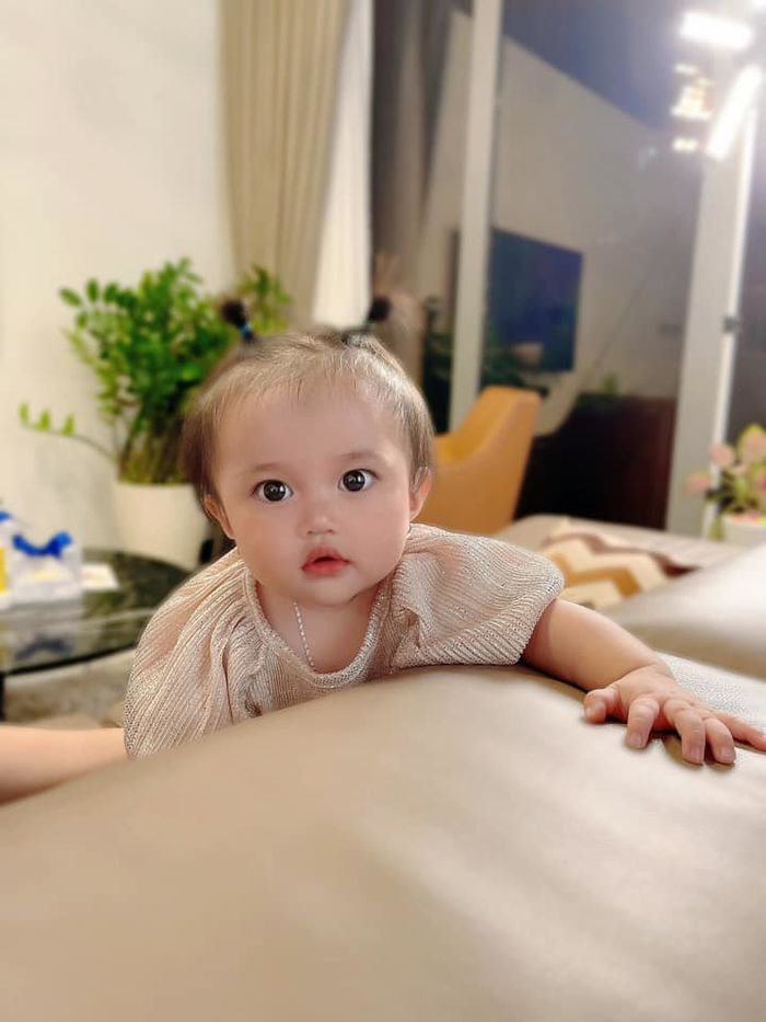 Hội nhóc tì Vbiz mới tí tuổi đầu đã kiếm bộn tiền cho ba mẹ