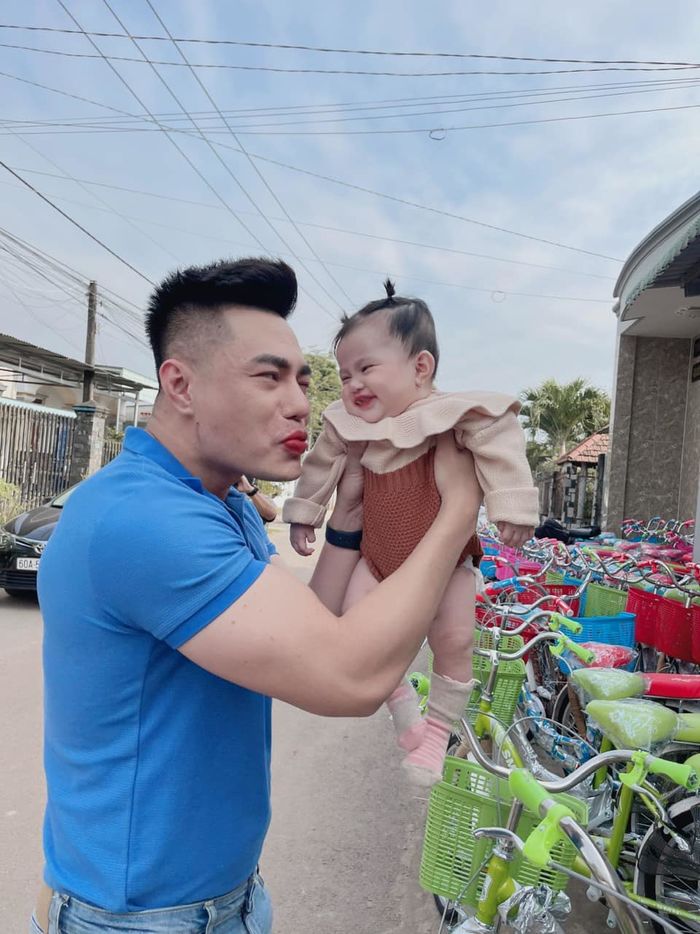 Hội nhóc tì Vbiz mới tí tuổi đầu đã kiếm bộn tiền cho ba mẹ
