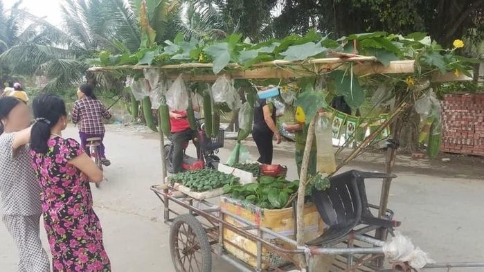 Hội tiểu thương siêu lầy lội: Chơi hệ teencode, lái xế sang đi bán