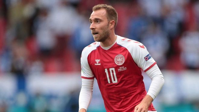Cũng ngã như Eriksen nhưng huyền thoại cầu lông qua đời ở tuổi 36