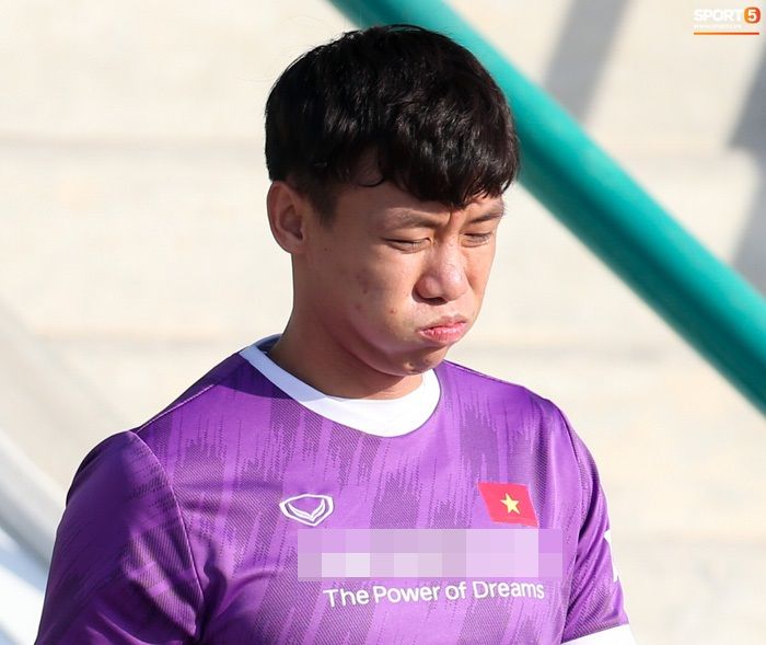Khoảnh khắc ngáp ngủ không màng hình tượng của người nổi tiếng