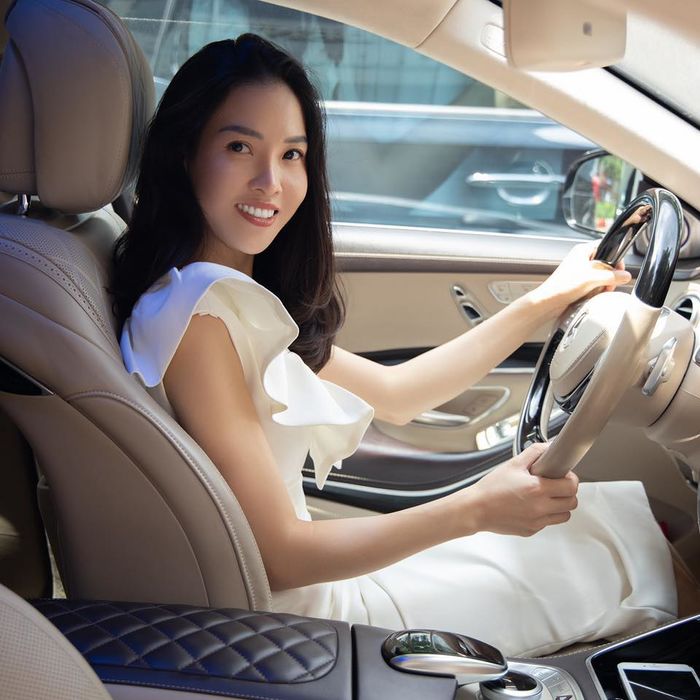 Va chạm xe tiền tỷ còn được chủ xe an ủi: đúng là đã giàu còn tốt bụng