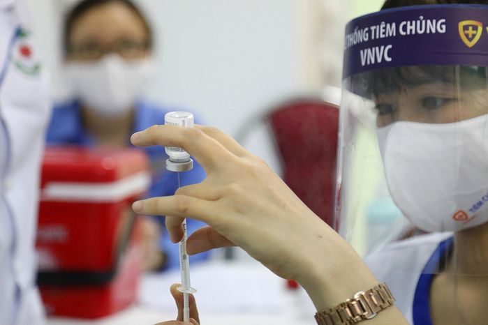 Không tiêm vắc xin Covid-19 sẽ bị phạt thế nào?
