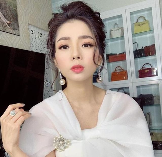 Lệ Quyên liên tục phản ứng khi yêu trai kém 1 giáp
