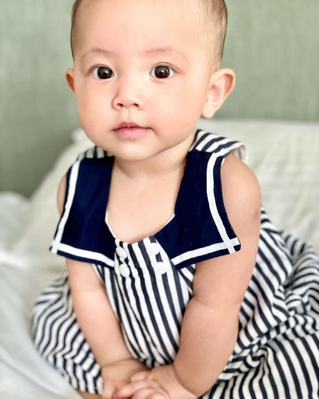 Lisa - Leon 7 tháng tuổi: Cô chị điềm tĩnh, cậu em siêu hài