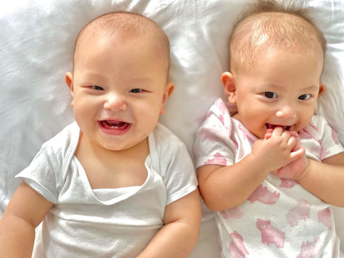 Lisa - Leon tính cách đối lập: Cô chị e thẹn, cậu em thích làm quá