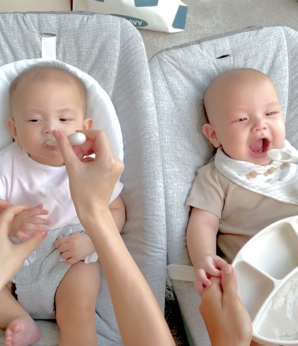 Lisa - Leon tính cách đối lập: Cô chị e thẹn, cậu em thích làm quá
