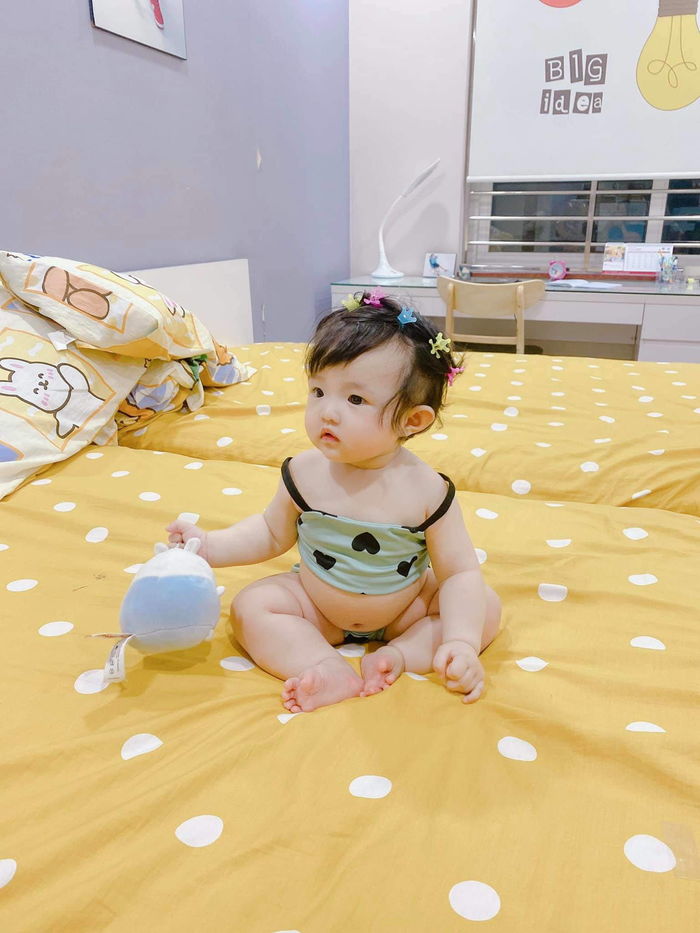 Loạt khoảnh khắc siêu đáng yêu của ái nữ nhà Đông Nhi với quả tóc mới