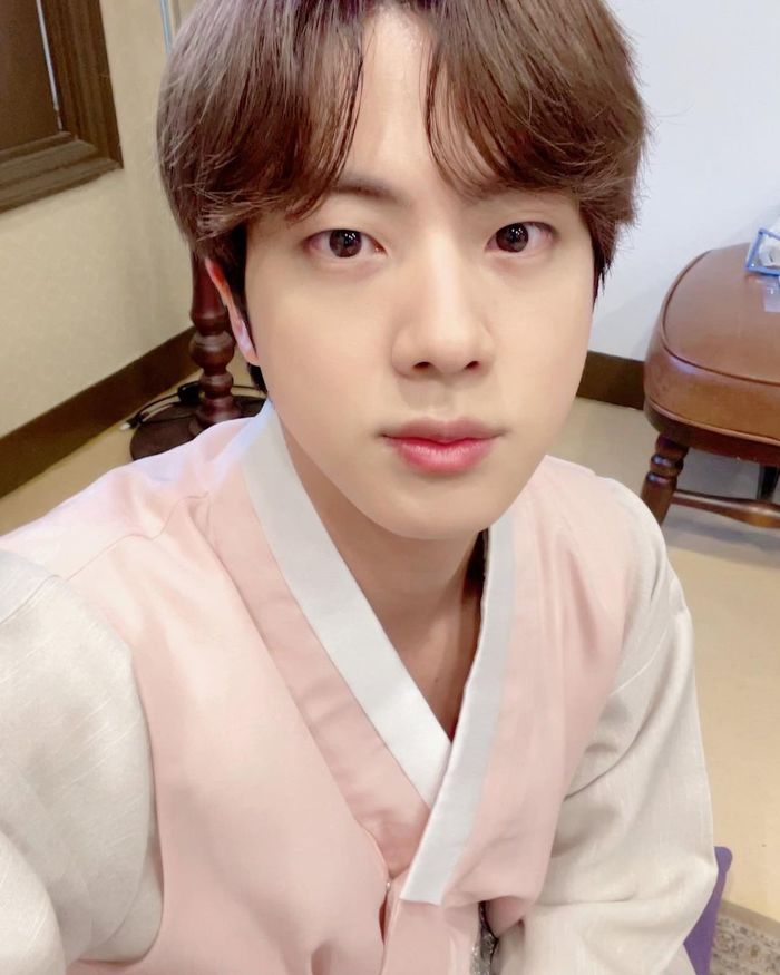 Loạt sao Kpop sở hữu bộ phận cơ thể triệu đô bác sĩ thẩm mỹ cũng nể