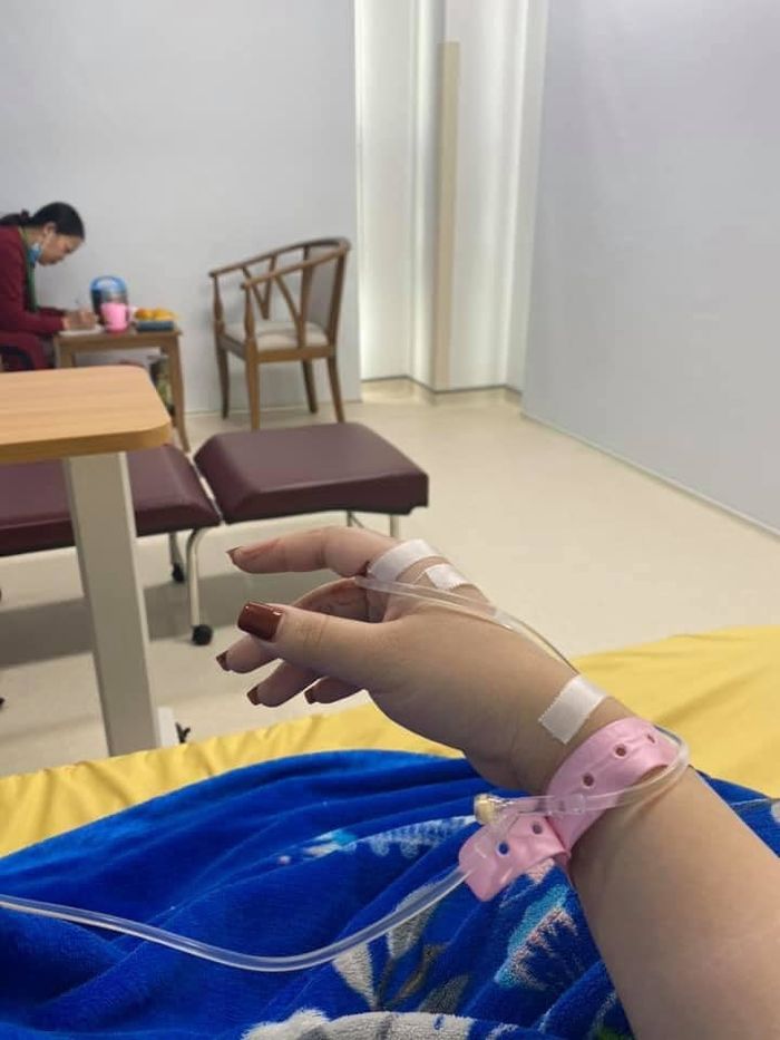Mất ngủ vì stress kéo dài, cô gái 26 tuổi bị điếc vĩnh viễn 1 bên tai