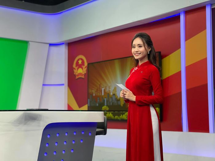 Nữ MC VTV: Bạn trai yêu chiều, cứ 4h sáng dậy đưa tôi đi làm