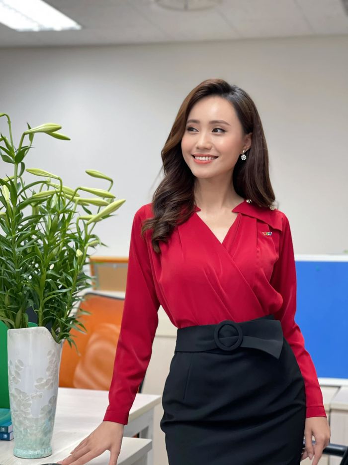 Nữ MC VTV: Bạn trai yêu chiều, cứ 4h sáng dậy đưa tôi đi làm