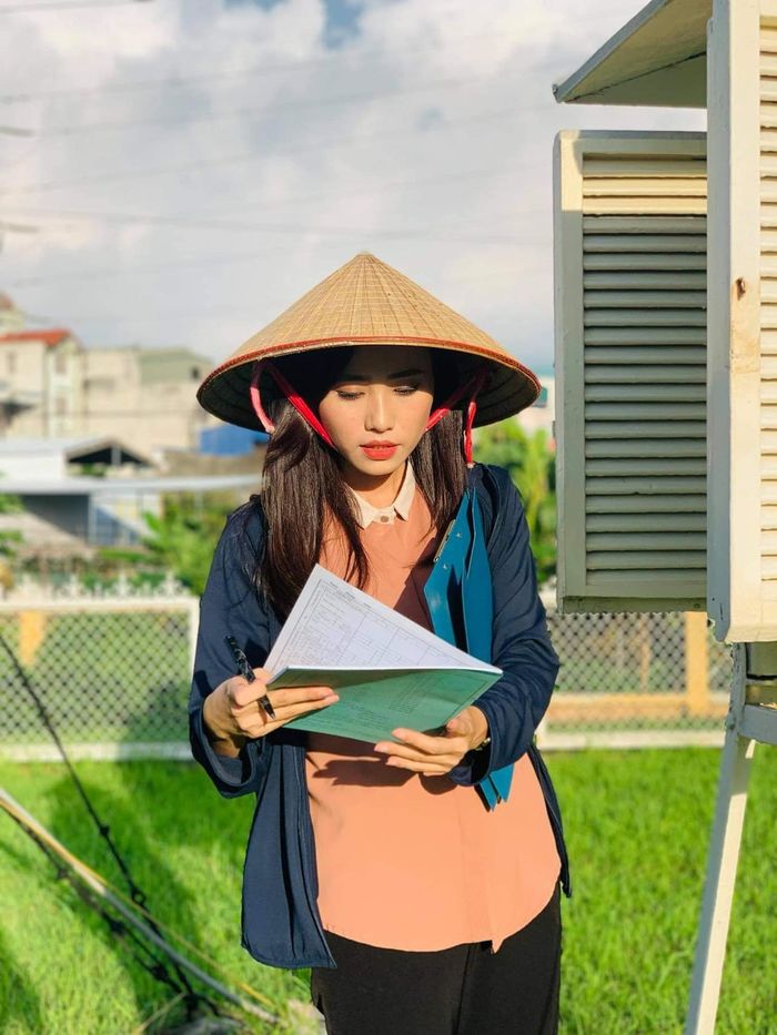 Nữ MC VTV: Bạn trai yêu chiều, cứ 4h sáng dậy đưa tôi đi làm