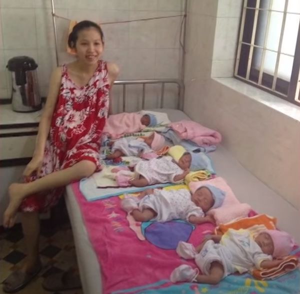 Mẹ sinh 5 duy nhất ở Việt Nam: Bác sĩ mổ cứ tưởng chỉ có 4 bé