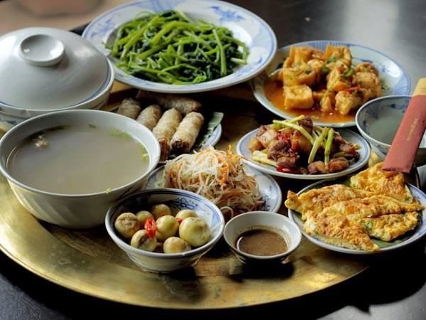 Mỗi tháng chỉ tiêu 5 triệu, cặp vợ chồng mua được nhà khi mới 22 tuổi
