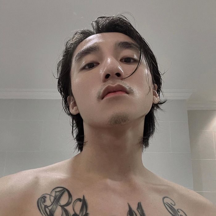 Mỹ nam Việt để râu nhưng visual khó mà dìm: Sơn Tùng vừa nhập hội