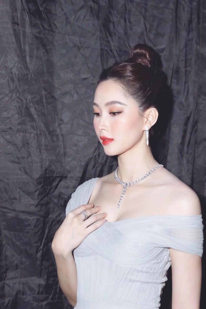 Mỹ nhân Việt có khuôn mặt tỷ lệ vàng: Đặng Thu Thảo đã đỉnh nhất?