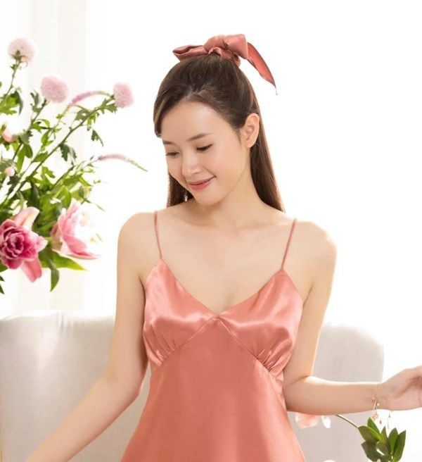 Mỹ nhân Việt rần rần bắt chước kiểu cột tóc của mợ út phim Mine