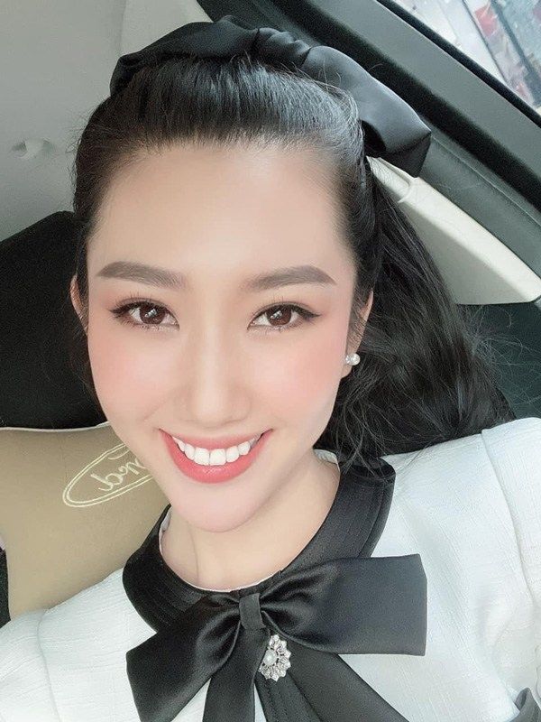 Mỹ nhân Việt rần rần bắt chước kiểu cột tóc của mợ út phim Mine