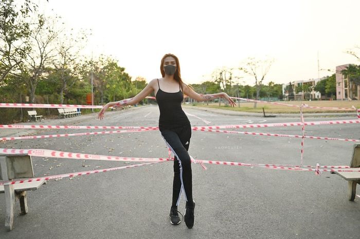 Mỹ nhân Việt trong khu cách ly: Minh Tú, Khánh Vân thành cây hài