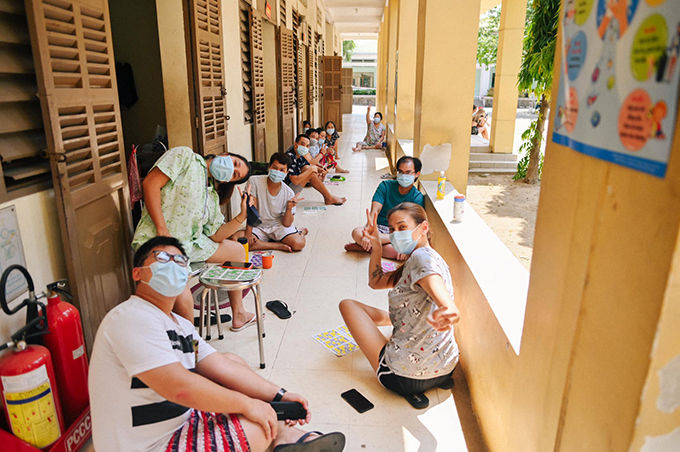 Mỹ nhân Việt trong khu cách ly: Minh Tú, Khánh Vân thành cây hài