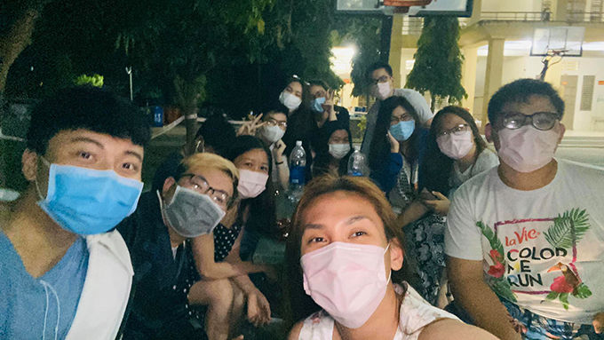 Mỹ nhân Việt trong khu cách ly: Minh Tú, Khánh Vân thành cây hài