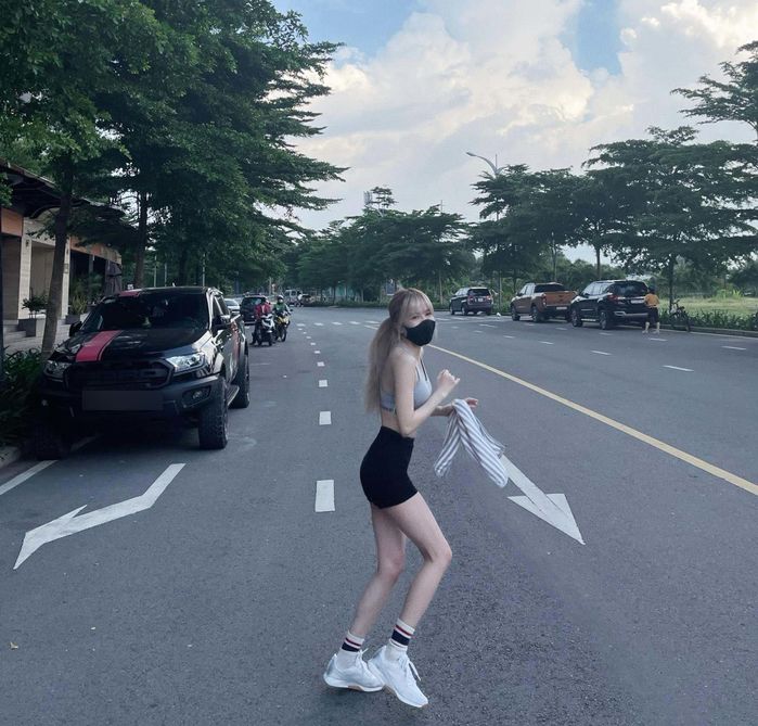 Mỹ nhân Vbiz là cao thủ chọn đồ tập 2 trong 1: Thiều Trâm xuất sắc