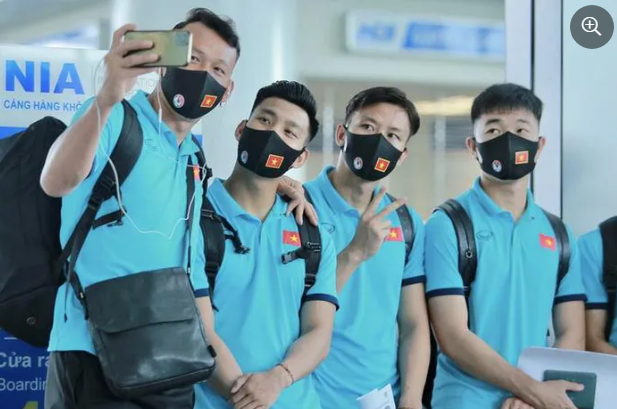 Cầu thủ số hưởng nhất tuyển VN: Được vợ chuẩn bị hẳn 2 vali thực phẩm