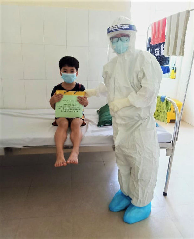 Ngày Quốc tế Thiếu nhi đặc biệt ý nghĩa của các cháu bé mắc Covid-19