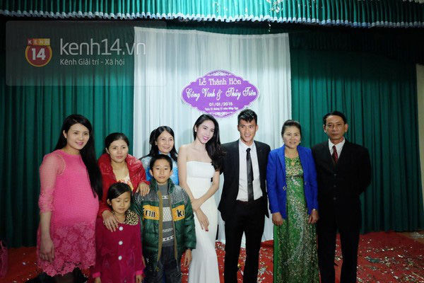 Nghề mưu sinh của anh chị sao Việt: Người vẻ vang, người khốn khổ