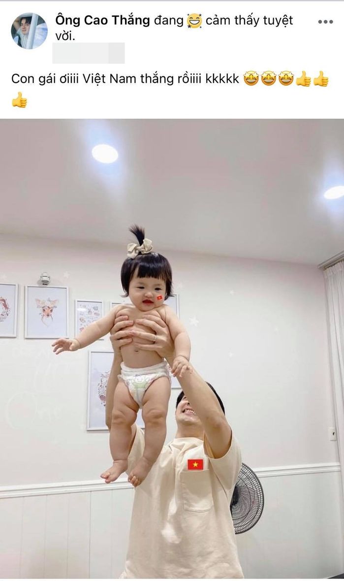 Nghệ sĩ vỡ oà trước chiến thắng 4-0 của tuyển Việt Nam