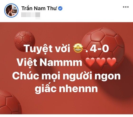 Nghệ sĩ vỡ oà trước chiến thắng 4-0 của tuyển Việt Nam