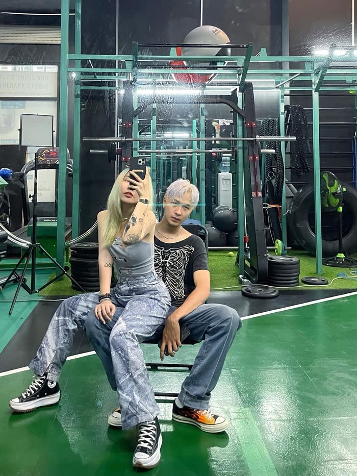 Nghi vấn Du Uyên có tình mới hậu chia tay Đạt G, có cả ảnh hôn nhau