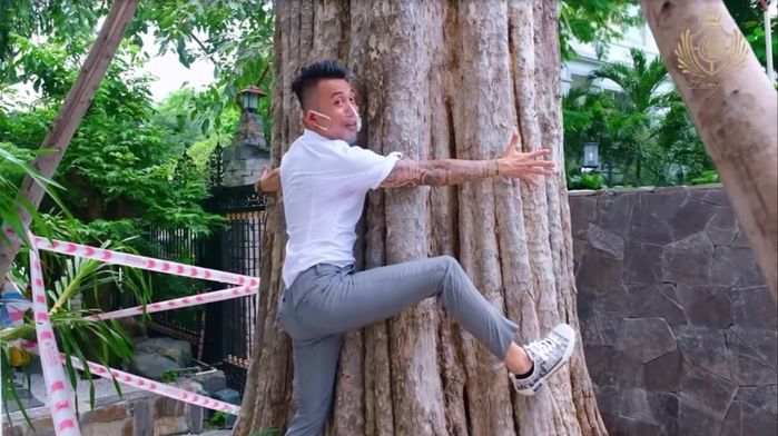 Nhà cũ to oành, Minh Nhựa vẫn xây biệt thự mới không phòng khách