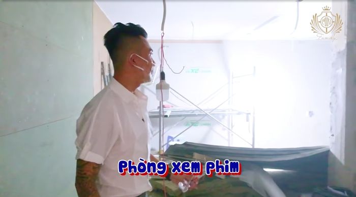 Nhà cũ to oành, Minh Nhựa vẫn xây biệt thự mới không phòng khách