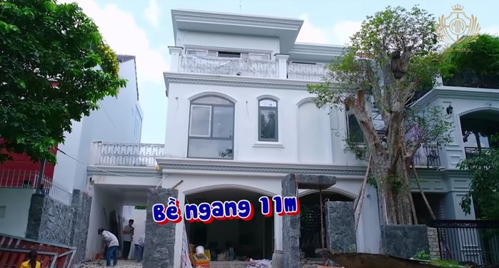 Nhà cũ to oành, Minh Nhựa vẫn xây biệt thự mới không phòng khách