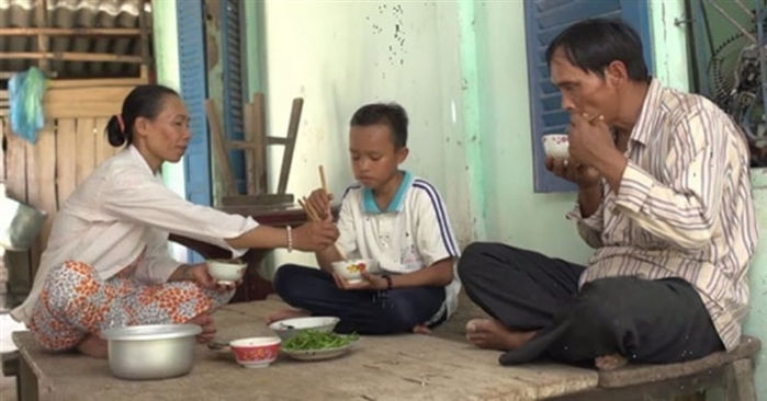 Nhà dưới quê của sao Việt: Hồ Văn Cường xập xệ, Đỗ Thị Hà to nhất làng