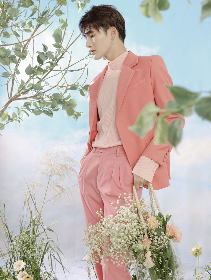 Nhâm Phương Nam làm chàng thơ cho BST của Nguyễn Minh Công